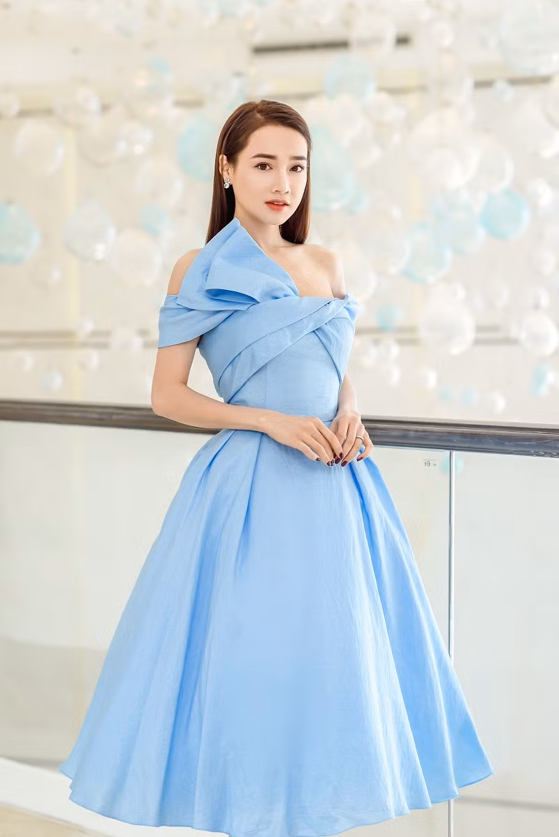Mới đây, bà xã Trường Giang còn gây chú ý khi ngầm thừa nhận chuyện đã sinh con đầu lòng sau gần 1 năm giấu kín.