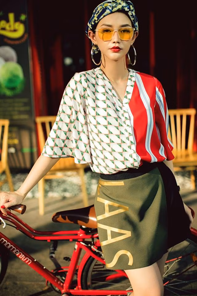 Sau cuộc hôn nhân đổ vỡ với thiếu gia Văn Chương, MC Quỳnh Chi "lột xác" với hình ảnh mặn mà, gợi cảm và kiêu sa. Ảnh: Hà Hồng Lam.