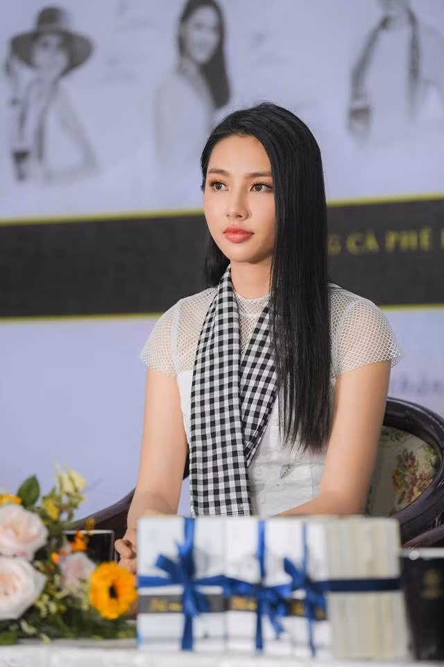 Thùy Tiên sở hữu chiều cao 1m70, số đo 3 vòng 82-61-91.