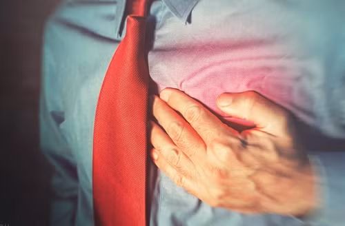 Ngực và lưng đau kiểu này, tế bào ung thư đang "kích động" Nguc va lung dau kieu nay, te bao ung thu dang