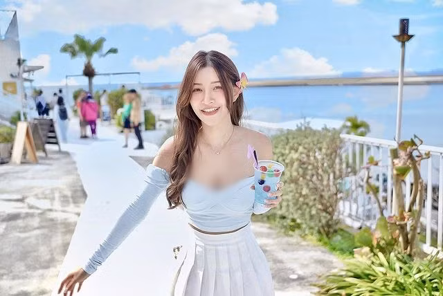 Dù trước đó, Trương Trương được đánh giá là một trong những hot girl gợi cảm đầy triển vọng.