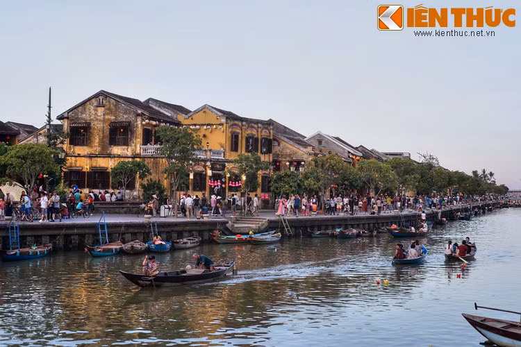 Ít ai biết rằng tên gọi sông Thu Bồn bắt nguồn từ tên gọi của Bà Thu Bồn - một người phụ nữ đã đi vào truyền thuyết, được tôn vinh ở mảnh đất Quảng Nam.