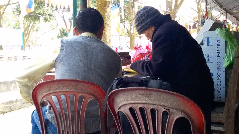 Và viết sớ.