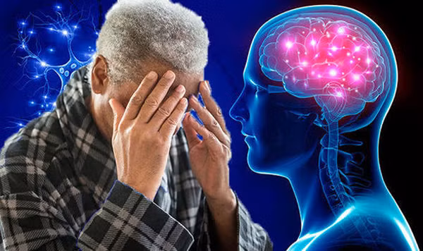 Nếu dùng lâu dài, axit béo chuyển hóa cũng có thể ảnh hưởng xấu đến sự tăng trưởng và phát triển của hệ thống thần kinh trung ương của thanh thiếu niên và ức chế sự tổng hợp của prostaglandin.