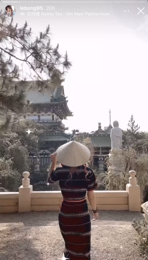 Bên cạnh lời khen cho nhan sắc chín muồi, vóc dáng quyến rũ thì hotgirl nhận về không ít ý kiến trái chiều. Thậm chí, có người gay gắt cho rằng cô đang làm mất đi nét đẹp trang phục của người dân tộc.
