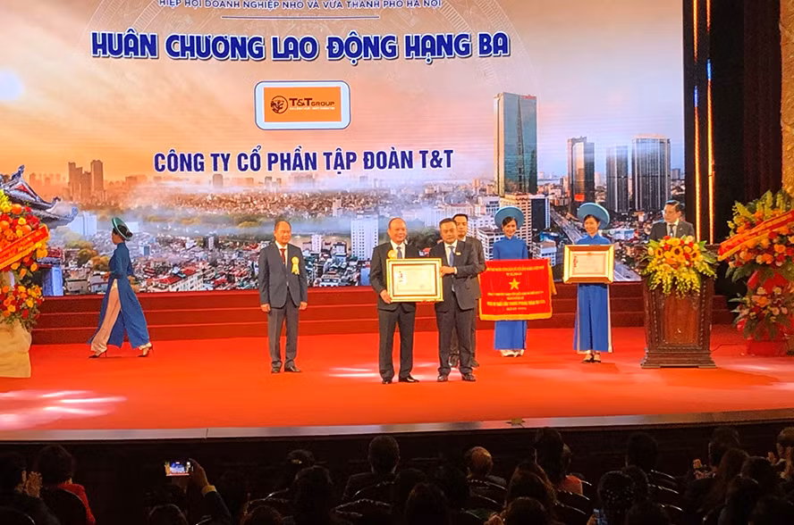 Ton vinh doanh nhan, doanh nghiep Thang Long tieu bieu-Hinh-2