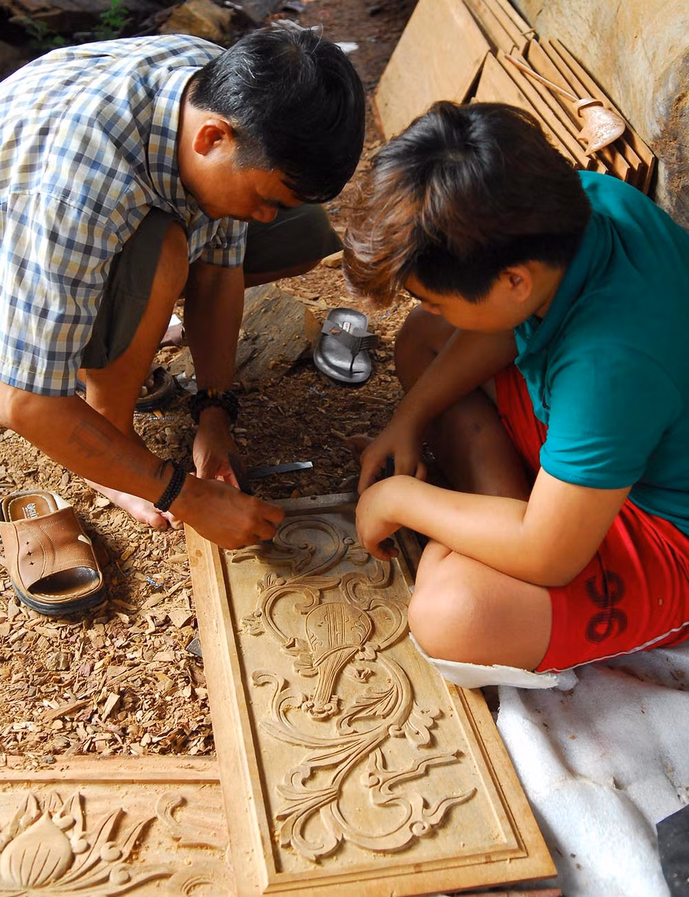 Ước mơ hoàn lương đã hoàn thành và sau nhiều năm gây dựng, gã giang hồ có “số má” ngày nào hiện đã là chủ của nhiều cơ sở điêu khắc tại TP HCM và Đăk Nông. Trong khoảng thời gian này, anh Hùng đã đào tạo hàng trăm người, trong đó chủ yếu là trẻ cơ nhỡ và những người vừa chấp hành hình phạt tù. Nhiều gia đình đã đưa con em đến đây để nhờ anh cai nghiện và dạy nghề. Sau thời gian đào tạo, những người này đã tự nuôi sống bản thân và gia đình với mức lương trung bình từ 12-15 triệu đồng mỗi tháng.