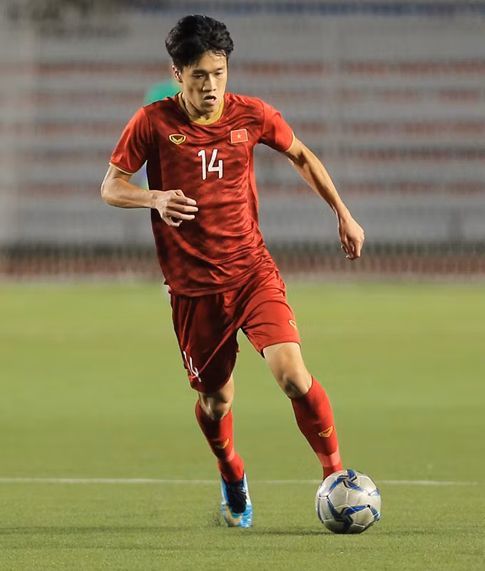 Sau trận đấu Hoàng Đức được BTC AFF Cup vinh danh là Cầu thủ năng động nhất trận đấu. Ảnh: Bongdaplus