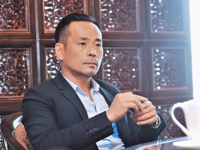 Theo tờ Sina, mới đây tòa án ở Ôn Châu, tỉnh Chiết Giang, Trung Quốc phê chuẩn bắt Châu Trác Hoa do mở sòng bạc tại Trung Quốc đại lục.