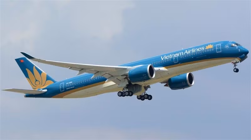 Trong đó, Airbus A321 là phiên bản kéo dài của dòng máy bay Airbus A320 gồm 4 mẫu A318, A319, A320 và A321 có sức chứa từ 100 đến 240 ghế. Ảnh: Alotrip