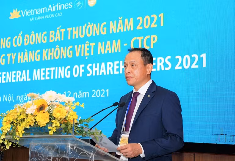 "Nội soi" 2 loại máy bay Vietnam Airlines dự kiến bán Tại đại hội cổ đông bất thường 2021 diễn ra sáng nay (14/12), ông Lê Hồng Hà - Tổng Giám đốc Vietnam Airlines cho biết hãng lên kế hoạch bán 15 chiếc máy bay tháng này và 12 chiếc trong 2 năm tới. Ảnh: Dân trí