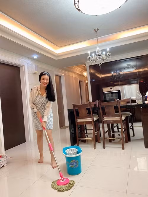 Căn hộ của Á hậu Kim Duyên có diện tích không lớn nhưng được giữ cẩn thận nên luôn sạch sẽ. Ảnh: Vnexpress