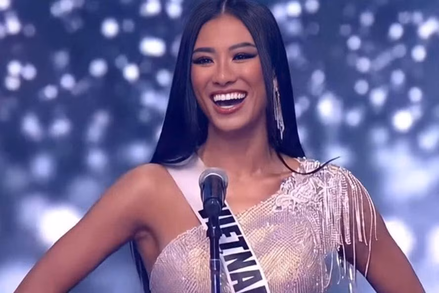 Sáng 13/12, chung kết Miss Universe 2021 đã chính thức diễn ra (theo giờ Việt Nam). Vượt qua hàng loạt ứng cử viên "nặng ký", Á hậu Kim Duyên lọt vào top 16 chung cuộc. Ảnh: Lao động