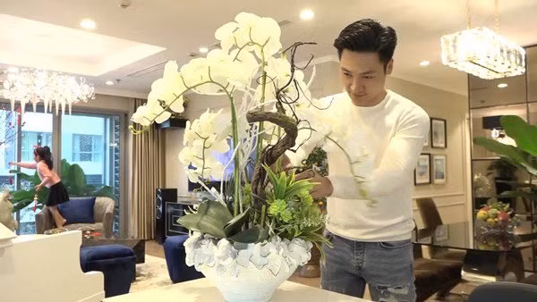 Căn hộ của Mạnh Trường thuộc chung cư cao cấp ở trung tâm Hà Nội và có diện tích hơn 140m2. Ảnh: FBNV