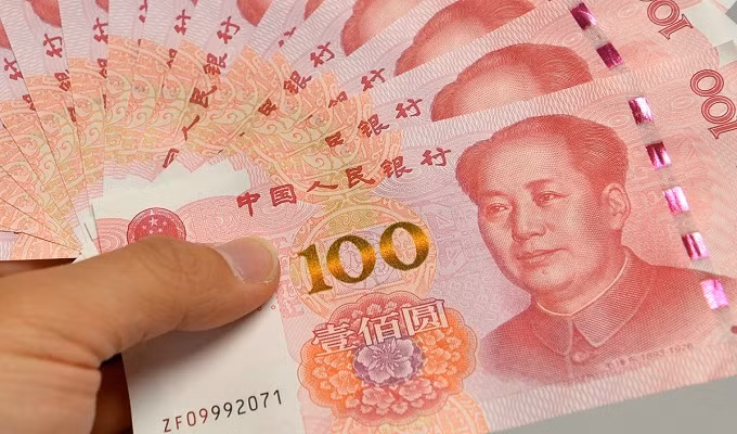 Tờ 100 tệ của Trung Quốc được xem là đỉnh cao trong công cuộc chống lại tiền giả của nước này. Không chỉ được mạ vàng, tờ tiền này còn in những hoạ tiết tinh vi, rất khó làm giả.