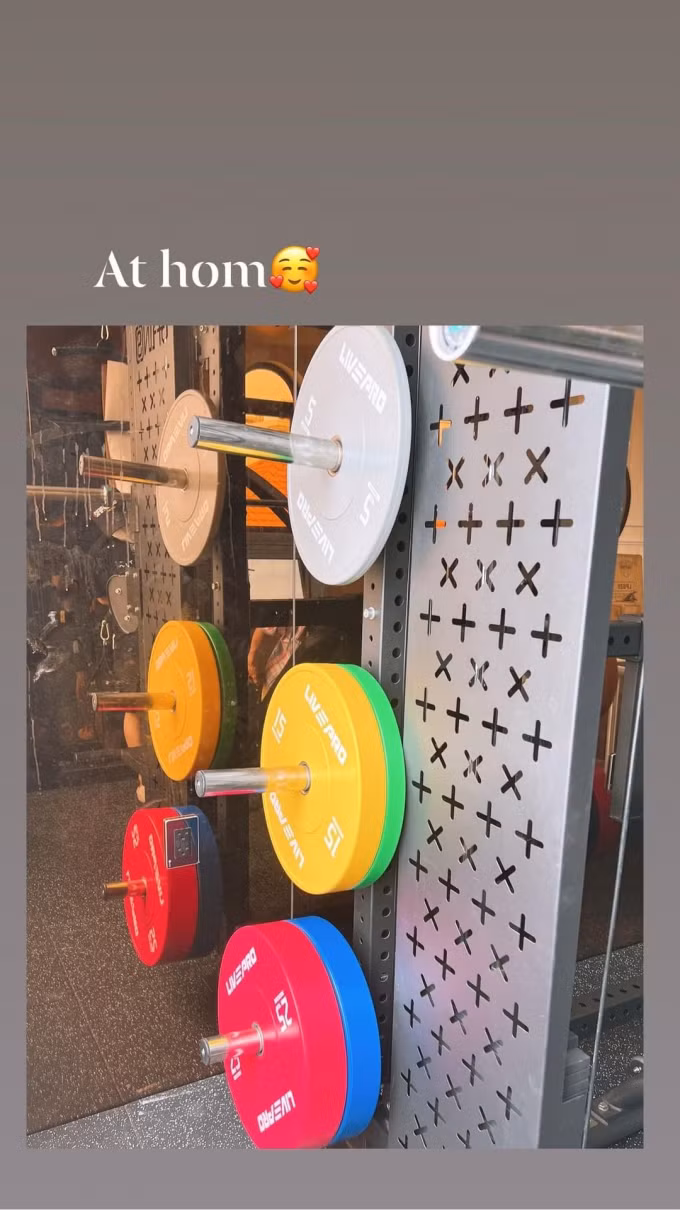 Nữ ca sĩ thiết kế cả phòng gym ở nhà.