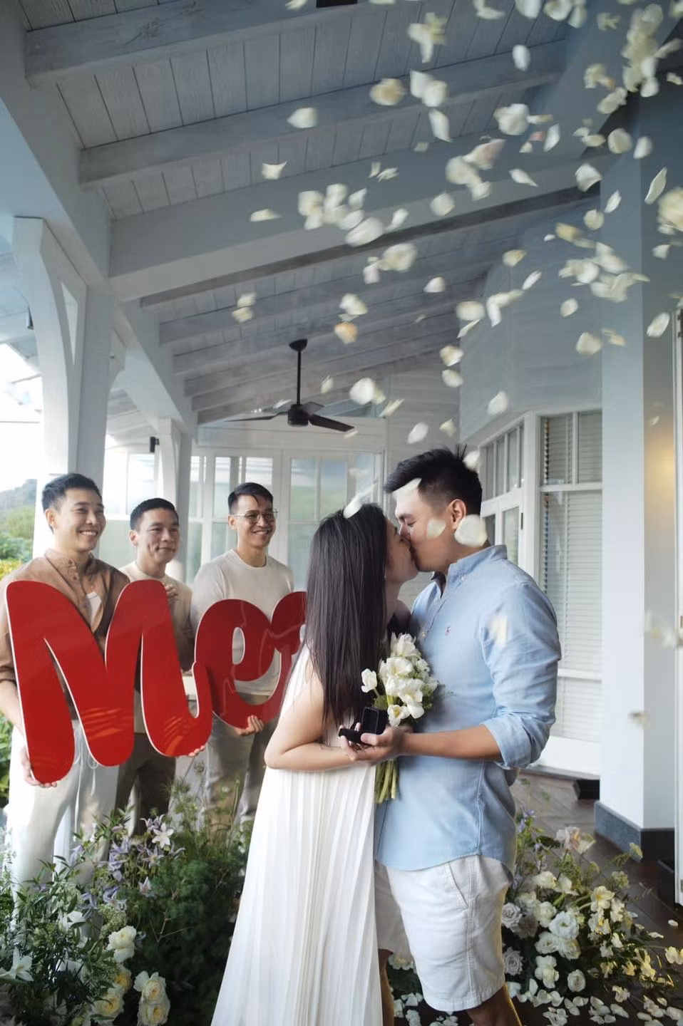 Thiếu gia Nguyễn Hải Long và Salim công khai mối quan hệ hồi tháng 10/2021. Ảnh: Facebook