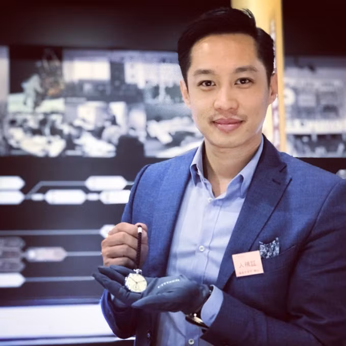 Ngoài ra, John Từ còn tham gia kinh doanh đồ gia dụng, như điều hành công ty phân phối bình lọc nước từ 2018 đến nay. Ảnh: Ngoisao