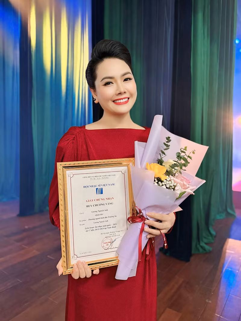 Luong Nguyet Anh gianh huy chuong vang Lien hoan Am nhac Toan quoc