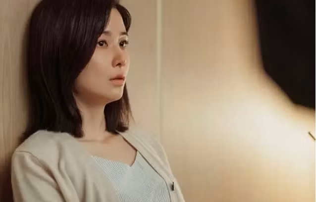 Cúng 49 ngày chồng tôi, người phụ nữ dắt con đến đòi chia nhà Cung 49 ngay chong toi, nguoi phu nu dat con den doi chia nha