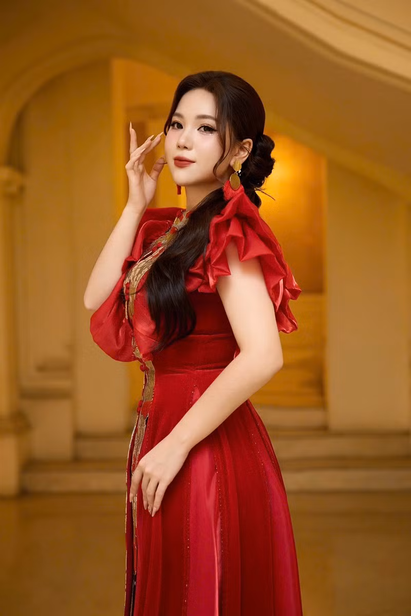 Trước đó, ít ai biết, cô nữ sinh Khoa thanh nhạc, Học viện Âm nhạc Quốc gia Việt Nam từng có một khoảng thời gian dài đến hai năm rơi vào trạng thái trầm cảm vì cảm thấy việc lựa chọn theo đuổi nghiệp hát là một sai lầm.
