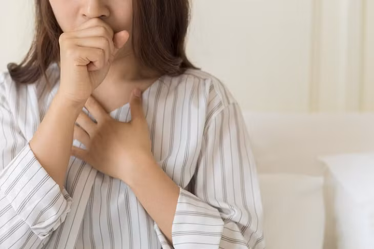 Cô gái 28 tuổi phát hiện mắc lao phổi, chuyên gia cảnh báo Co gai 28 tuoi phat hien mac lao phoi, chuyen gia canh bao