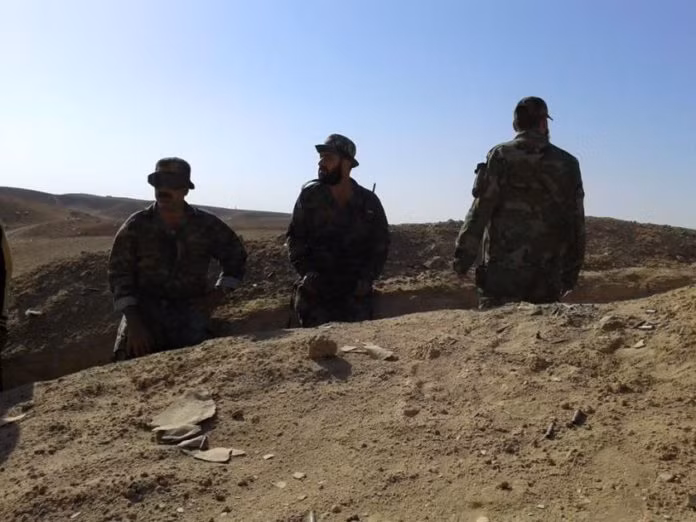 Quan doi Syria dap tan ham tiep te IS o Deir Ezzor