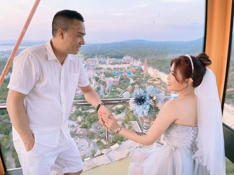 Cặp đôi có nhiều khoảnh khắc ngọt ngào bên nhau cùng vô số lời có cánh dành cho đối phương.