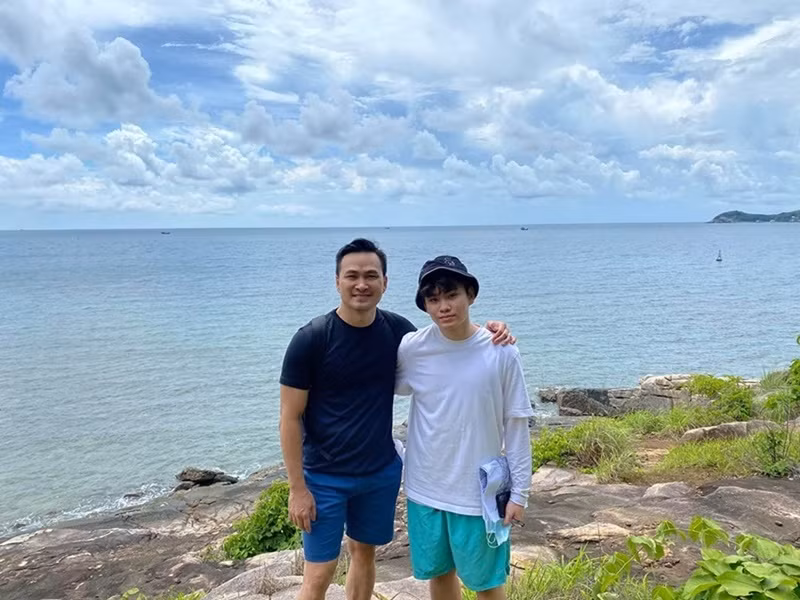 Gia Cát có ngoại hình điển trai như hot boy.