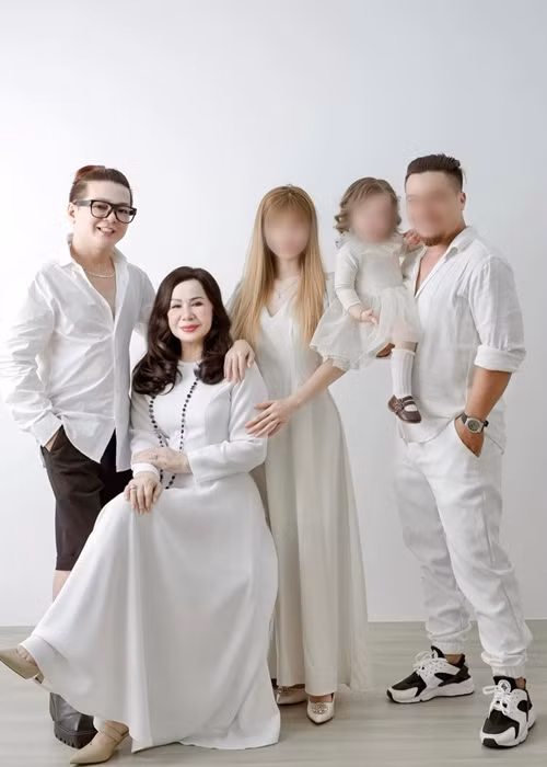 Hiện tại, con nuôi của vợ chồng Vũ Hà đã lập gia đình, có con.
