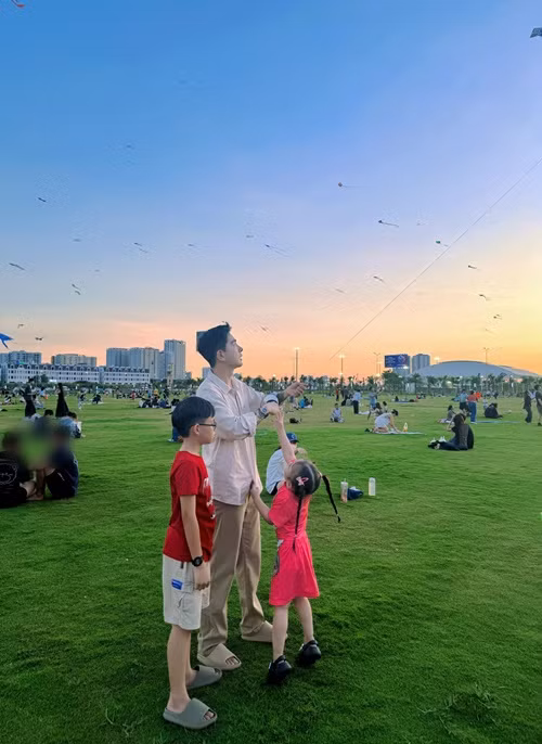 Kin Nguyễn quan tâm, yêu thương các con.