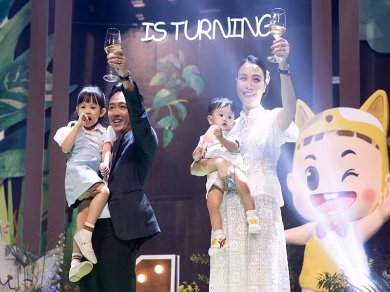 Chia tay Hạ Vi, Cường Đô la hẹn hò rồi kết hôn với Đàm Thu Trang. Ảnh: FB Đàm Thu Trang.