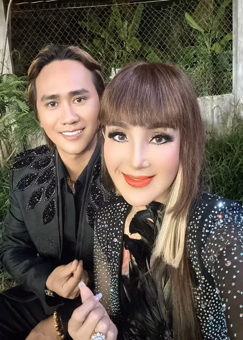 Trên trang cá nhân, Cát Tuyền vẫn thường xuyên chia sẻ hình ảnh bên Khánh Nguyên. Ảnh: FB Cát Tuyền.
