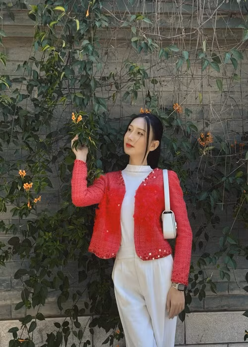 Phong cách thời trang của Lynk Lee cũng thăng hạng.