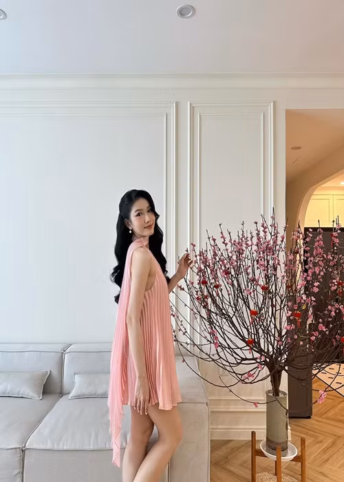 Mỗi dịp lễ Tết, nàng hậu trang hoàng nhà cửa lộng lẫy. Ảnh: Instagram Phương Anh.