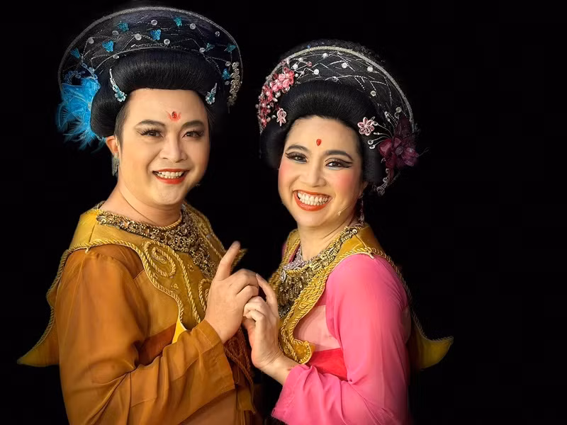 Lê Khánh từng chia sẻ trên Công An Nhân Dân Online, quan niệm làm nghề của chồng là tìm thấy niềm vui trong công việc, được làm công việc mà mình đam mê, yêu thích với Tuấn Khải ý nghĩa hơn việc được tung hô.