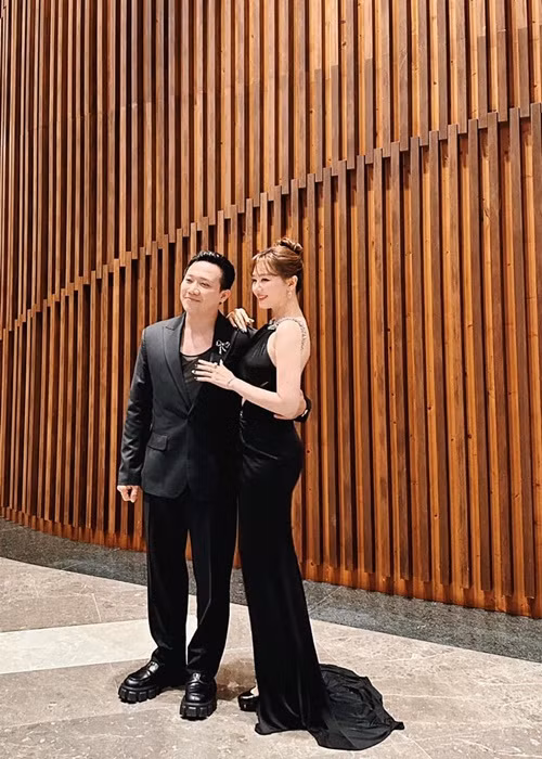 Hari Won cũng bày tỏ, Trấn Thành ngày càng giỏi.
