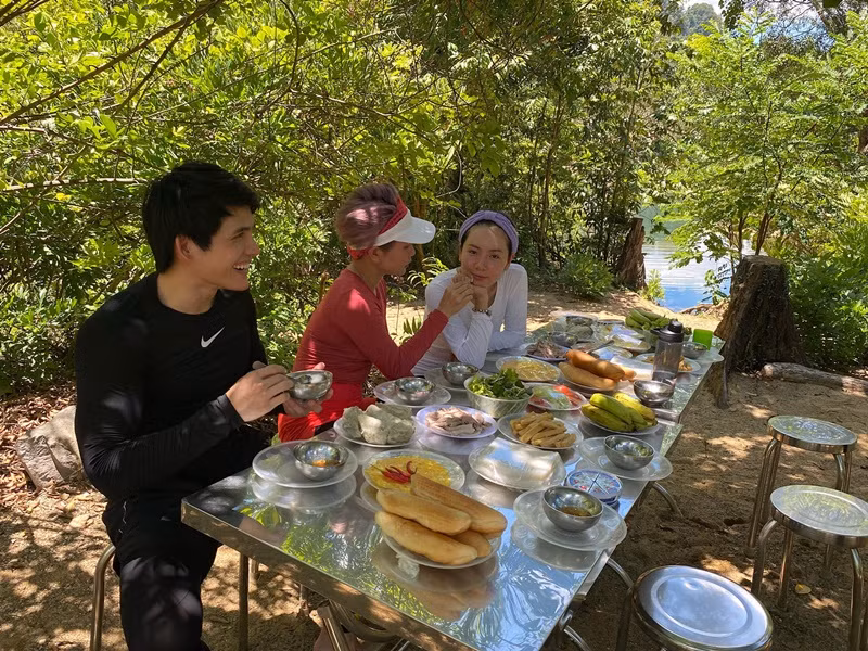 Nhóm của Phương Linh không ít lần đi du lịch cùng nhau. Ảnh: FB Quốc Thiên.