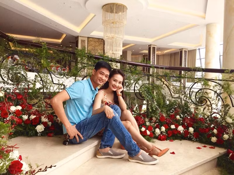 Theo Tiền Phong, Bảo Thanh kết hôn năm 21 tuổi khi đang là sinh viên năm 3 trường Đại học Sân khấu Điện ảnh.