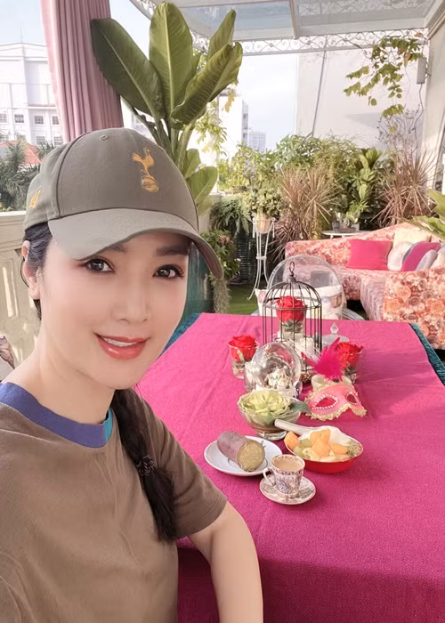 Cô sống chậm rãi trong những ngày nghỉ.