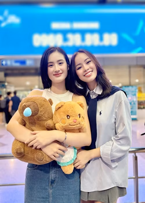 Ý Nhi và Đào Thị Hiền trở nên thân thiết sau cuộc thi Hoa hậu Thế giới Việt Nam 2023.