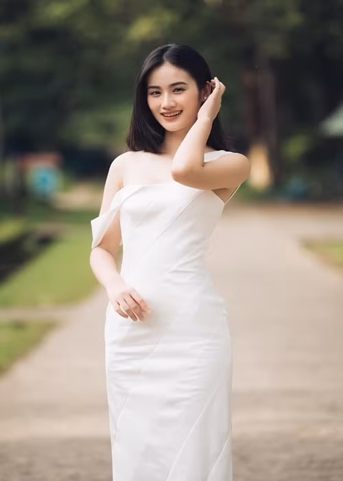 Trong hơn 1 tháng nghỉ hè ở Việt Nam, Ý Nhi có lịch trình rất bận rộn.