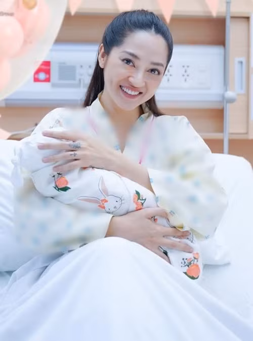 Nữ ca sĩ Bảo Anh sinh con gái đầu lòng Misumi vào ngày 4/3/2023. Tuy nhiên, đến tháng 4/2024, Bảo Anh mới công khai có con.