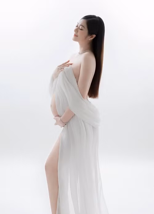 Trước khi lập gia đình, Thanh Trúc là gương mặt quen thuộc của màn ảnh phía Nam. Cô từng đóng các phim: Tình án, Những đóa ngọc lan, Trà táo đỏ, Trần Trung kỳ án, Giấc mơ biển, Nghiệp sinh tử.
