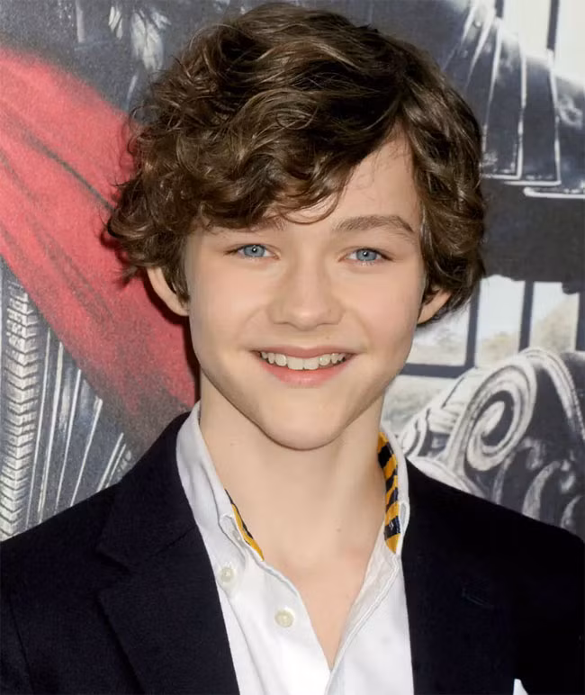 Levi Miller, 14 tuổi có thu nhập nhiều người mơ ước nhờ nghiệp diễn và làm mẫu cho thương hiệu thời trang Ralph Lauren.
