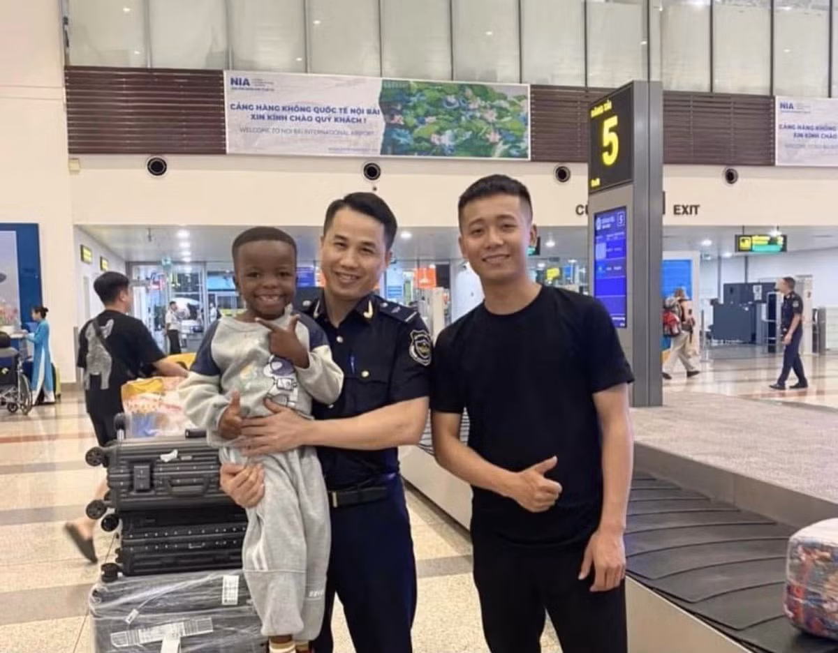 Sự gắn bó của cậu bé được nhìn thấy rõ khi nhiều lần, Lôi Con tự nhận mình là người Việt Nam.