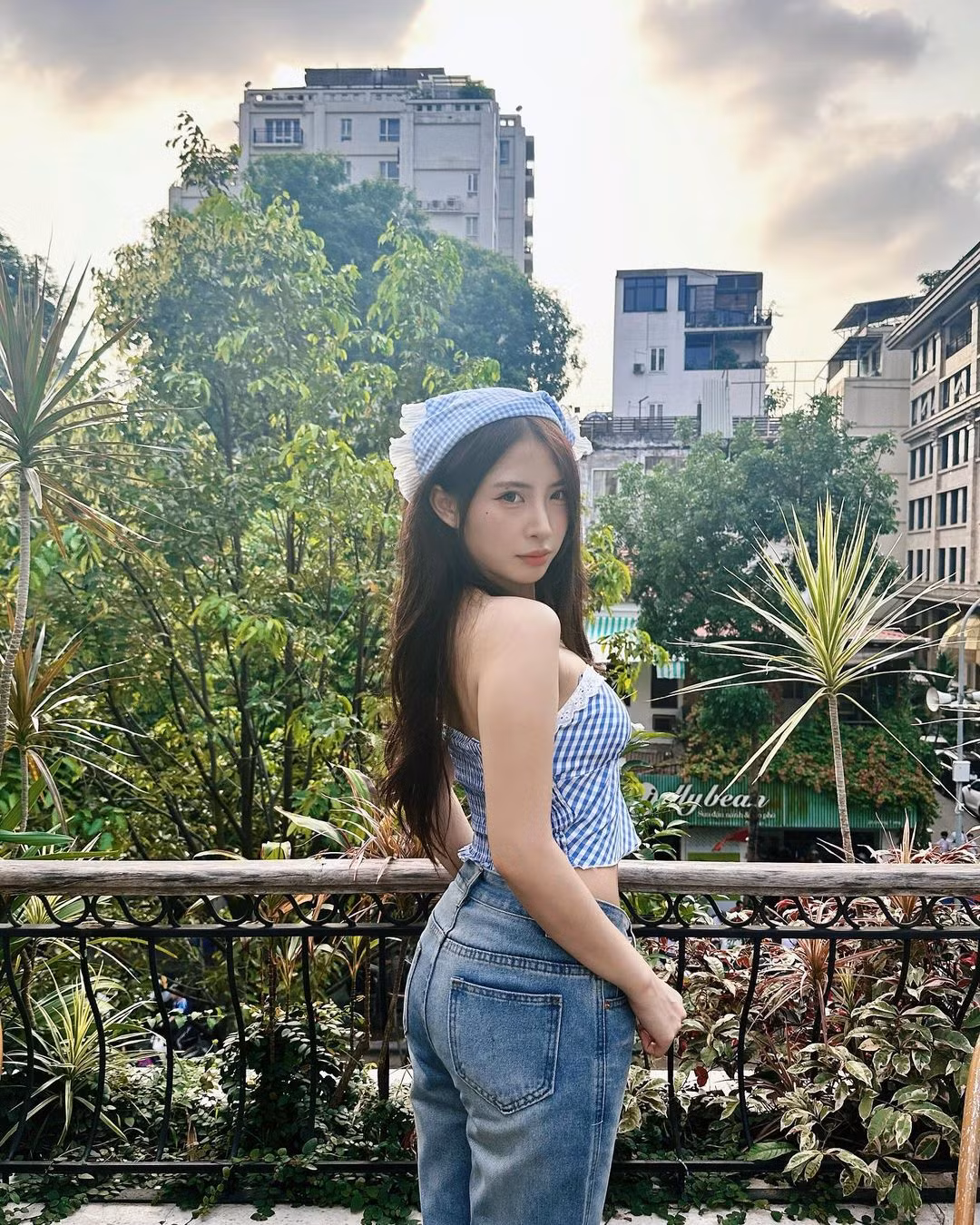 Zika sở hữu gu thời trang cuốn hút.