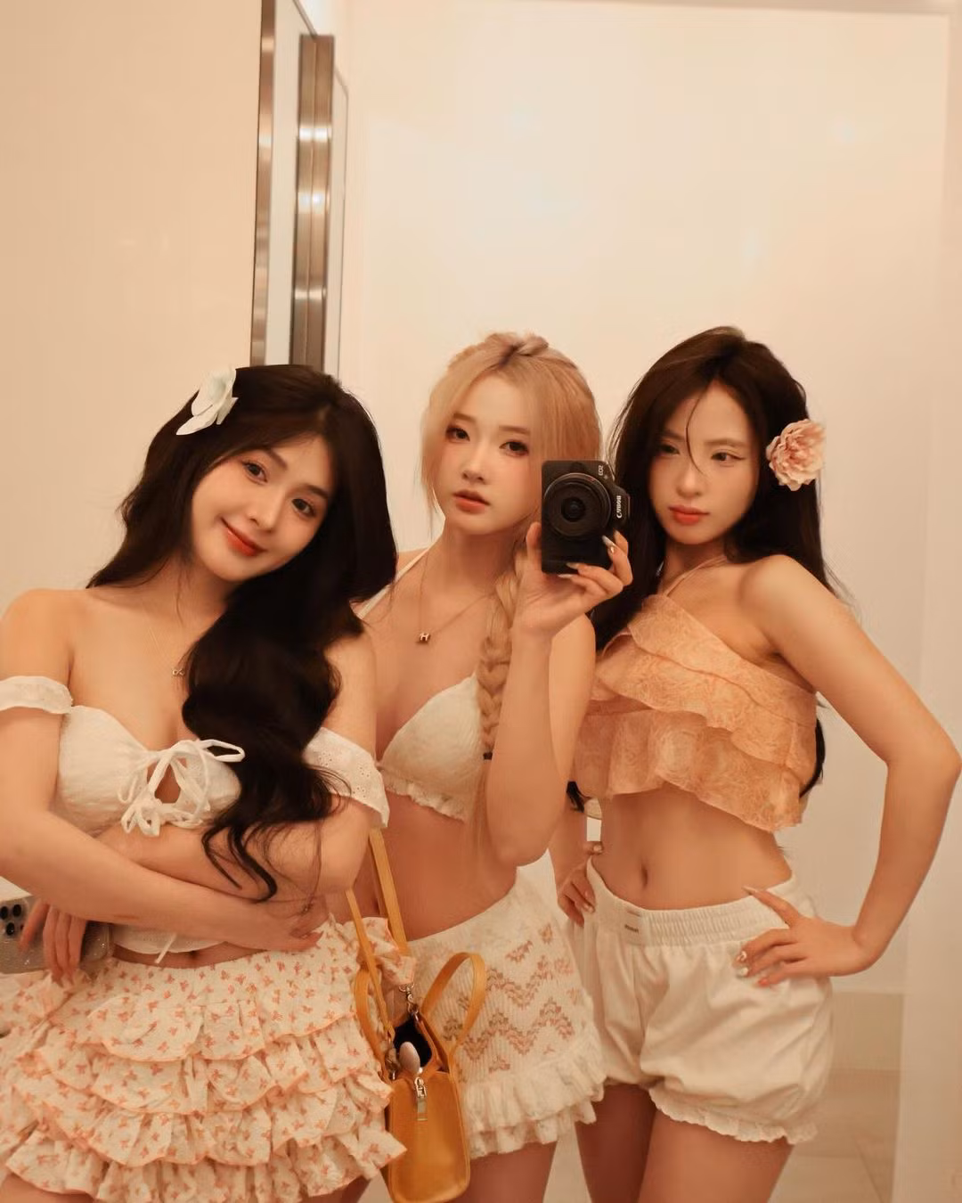 Cô nàng có hội chị em chất lượng gồm những cái tên cũng là những Tiktoker nổi đình nổi đám.