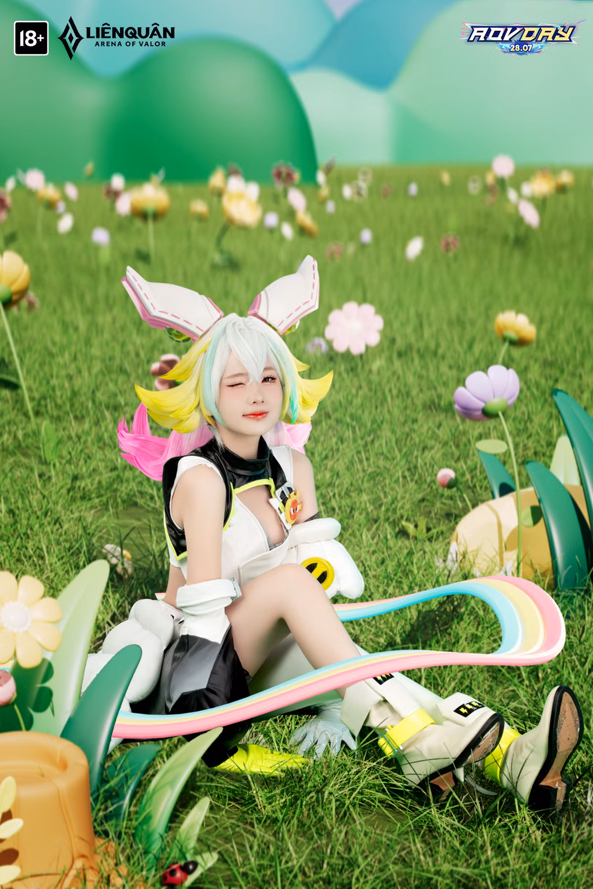 Trong game, Aya là tướng trợ thủ đáng yêu, tuy nhiên có khả năng hồi phục cho các tướng khác cũng như bảo kê tướng đồng minh cực tốt. Bởi ngoại hình khá dễ thương nên vị tướng này thường được các bạn nữ lựa chọn.