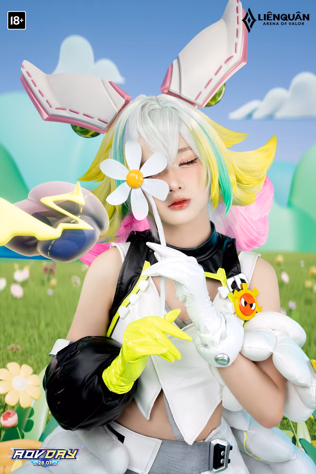 Nhiều người đã bày tỏ cảm xúc với màn cosplay này của cô nàng Diệu Linh: "Ôi tốn bao nhiêu tui cũng muốn rinh skin này về", "muốn lấy aya thật về được không ạ".